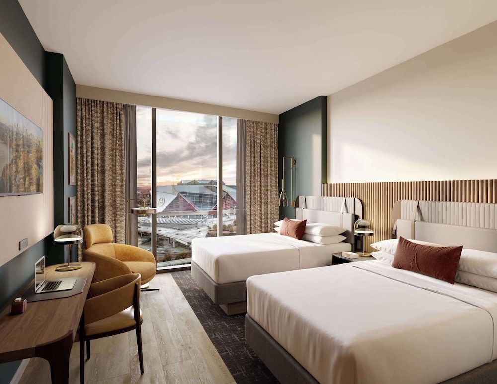 Connecting, Premier, 1 King and 2 Queen Beds, Terrace
