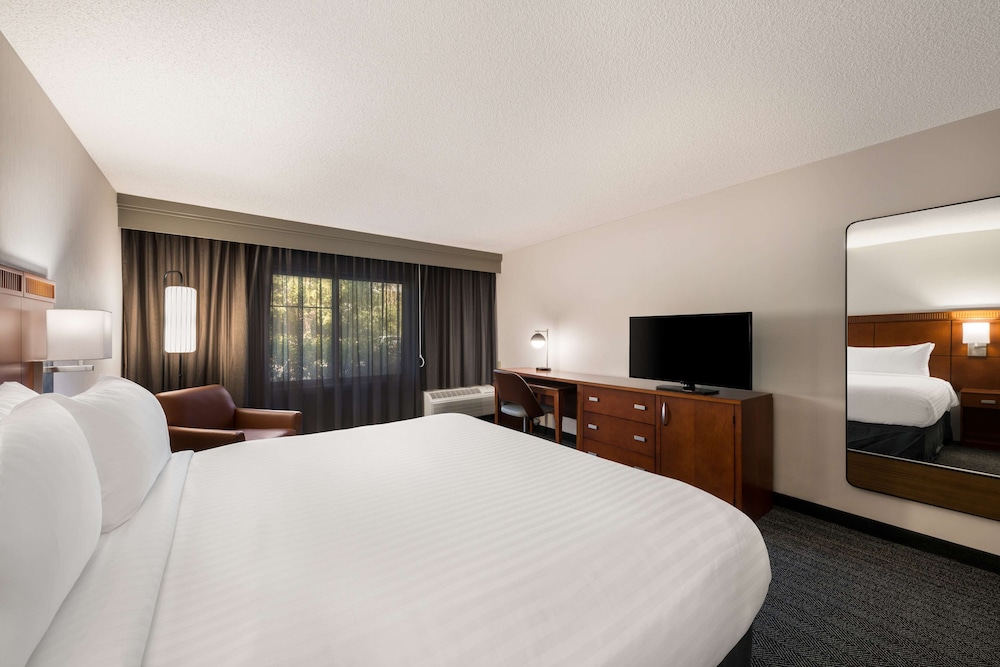 Sonesta Select San Jose Airport 6/55