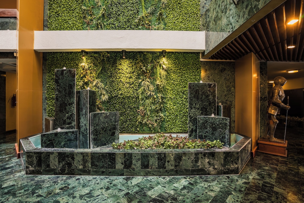 Conquistador Hotel And Conference Center 32/65