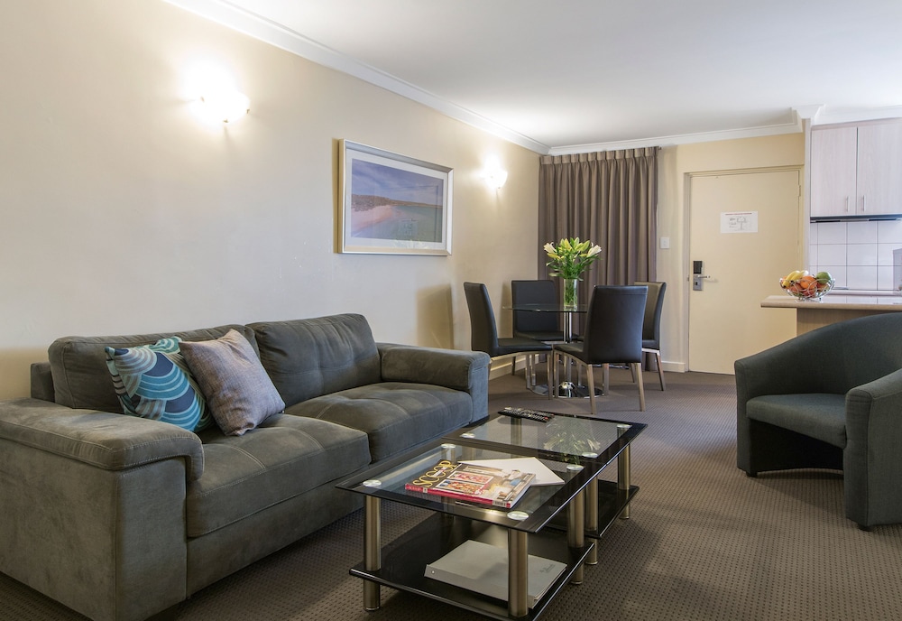 The Peninsula Riverside Serviced Apartments 40/73