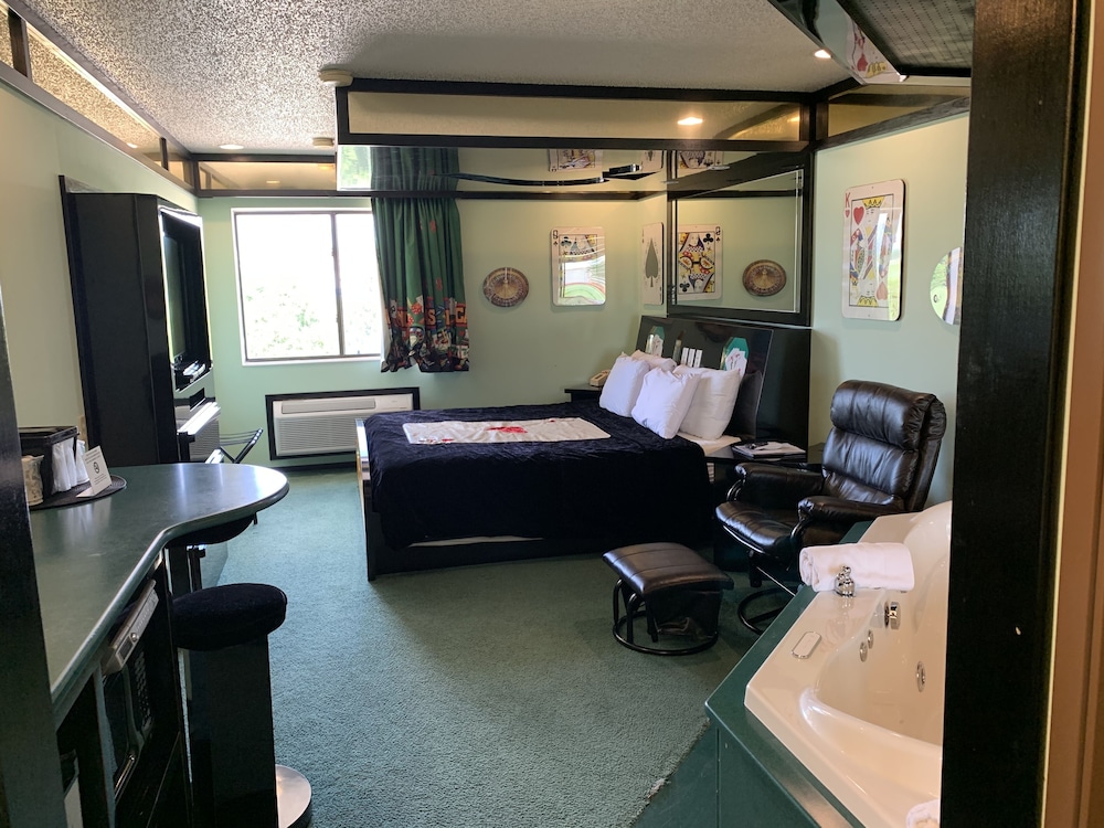 Designer Inn & Suites 25/69