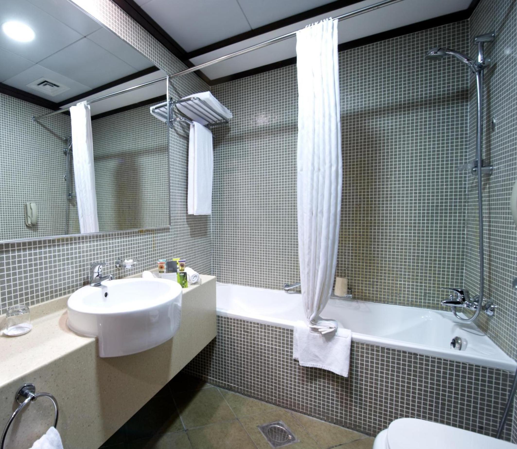 2 Bedrooms, Deluxe, Suite, King and Twin Beds