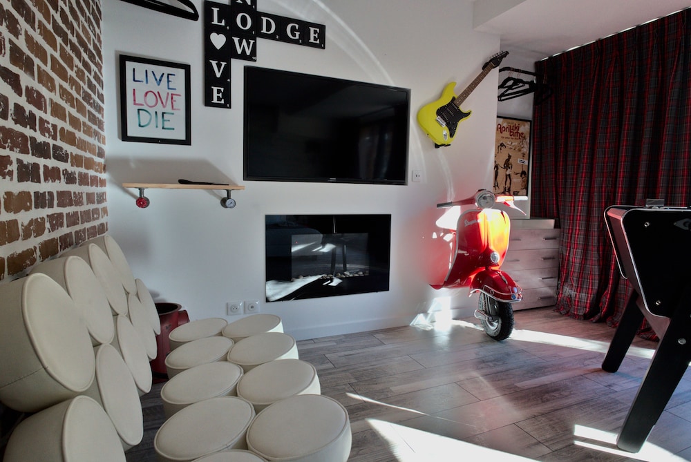 Snow Lodge Boutique Hotel 46/70