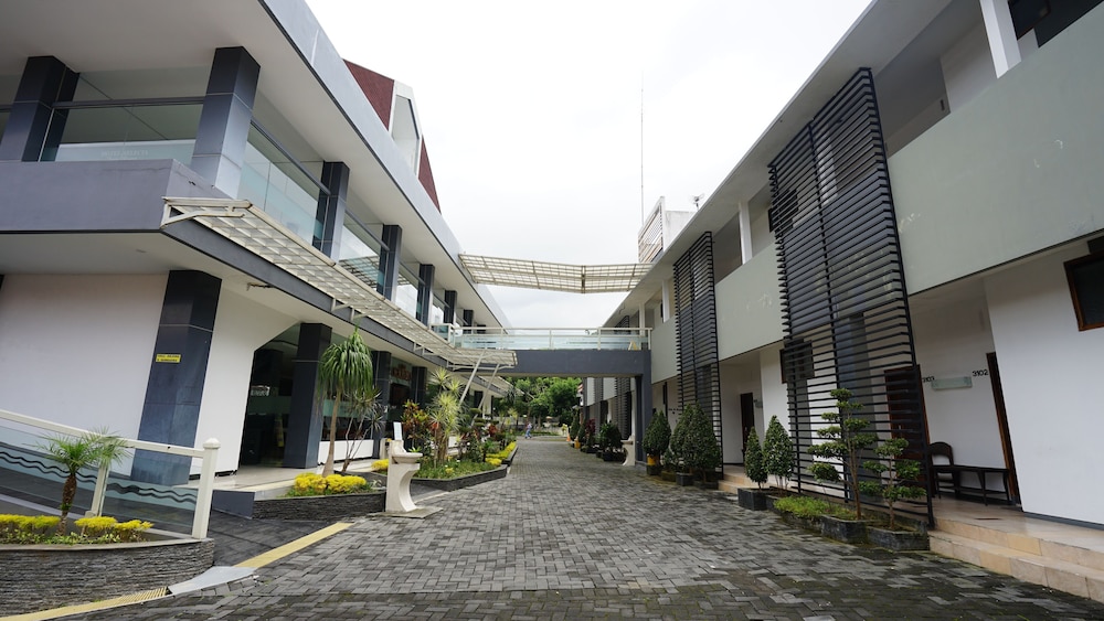 Selecta Hotel Batu Malang - Adults Only 39/50