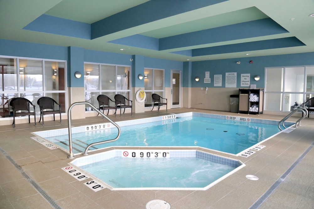 Holiday Inn Express Hotel And Suites Brampton 4/47