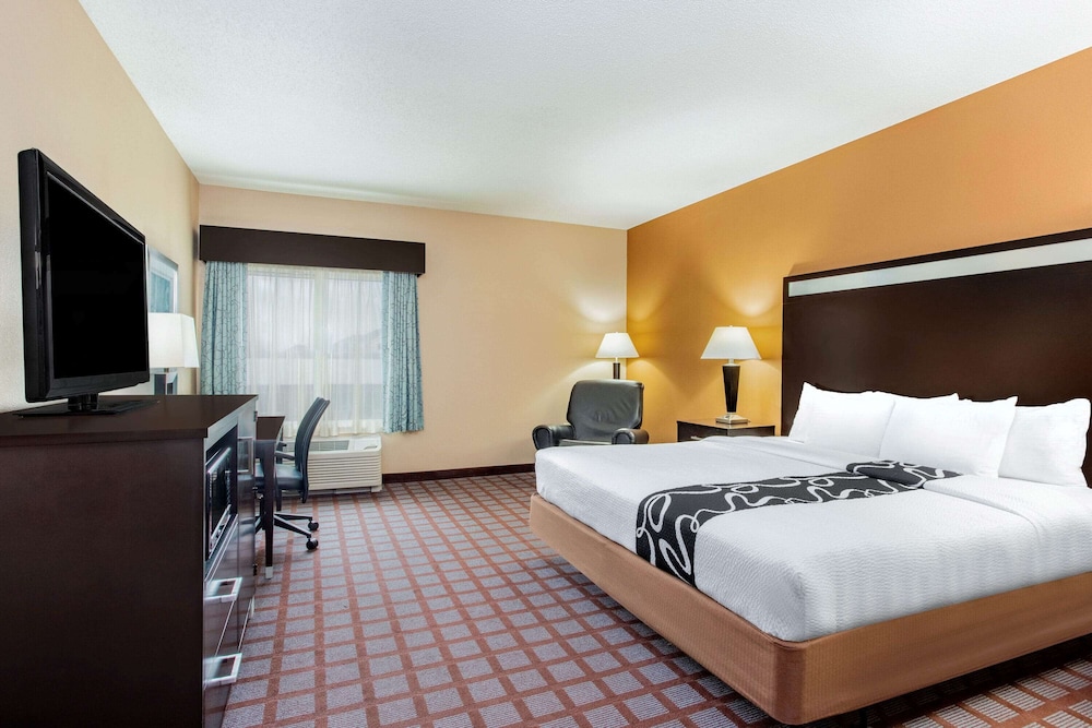 Spark by Hilton Plainfield Indianapolis Airport 10/43