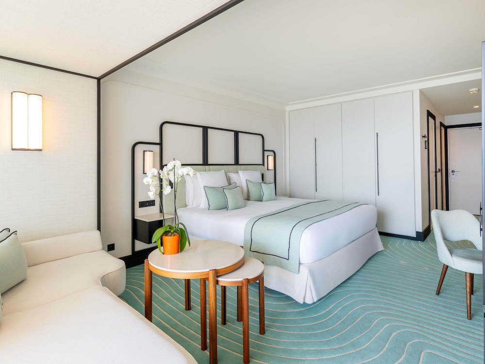 غرفة بريستيج سوبيريور بسرير كينج بإطلالة على البحر بشرفة، Mondrian Cannes 7/10