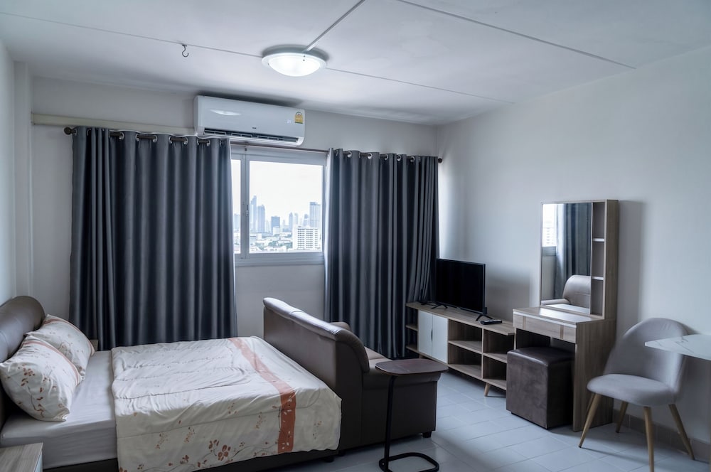 Muangthong Inn 8/25