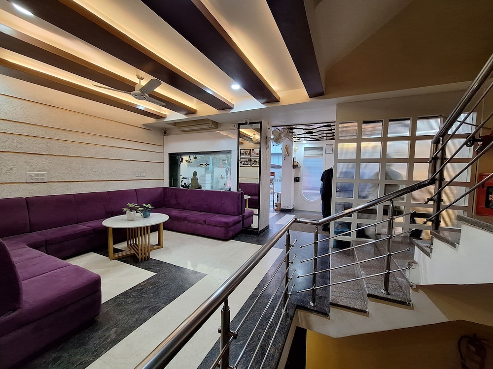 LN Hotels and Resorts 34/48