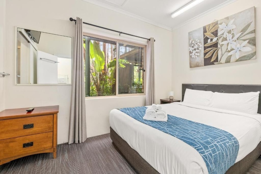 Select, Apartment, Bunk Bed, Queen Bed