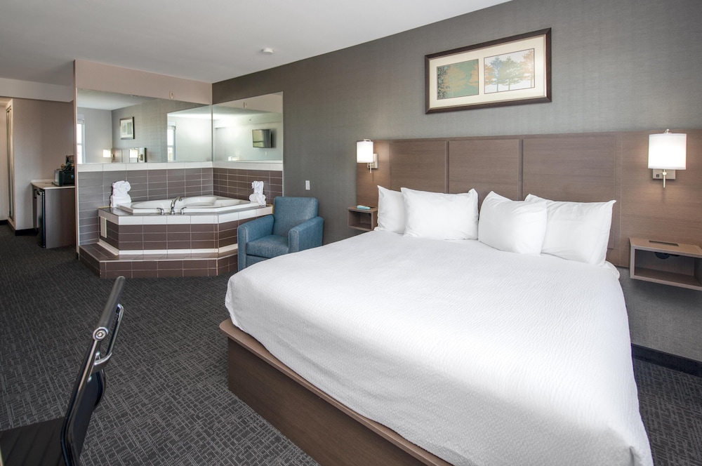 Coast, Premium, Studio, Suite, King Bed, Jetted Tub