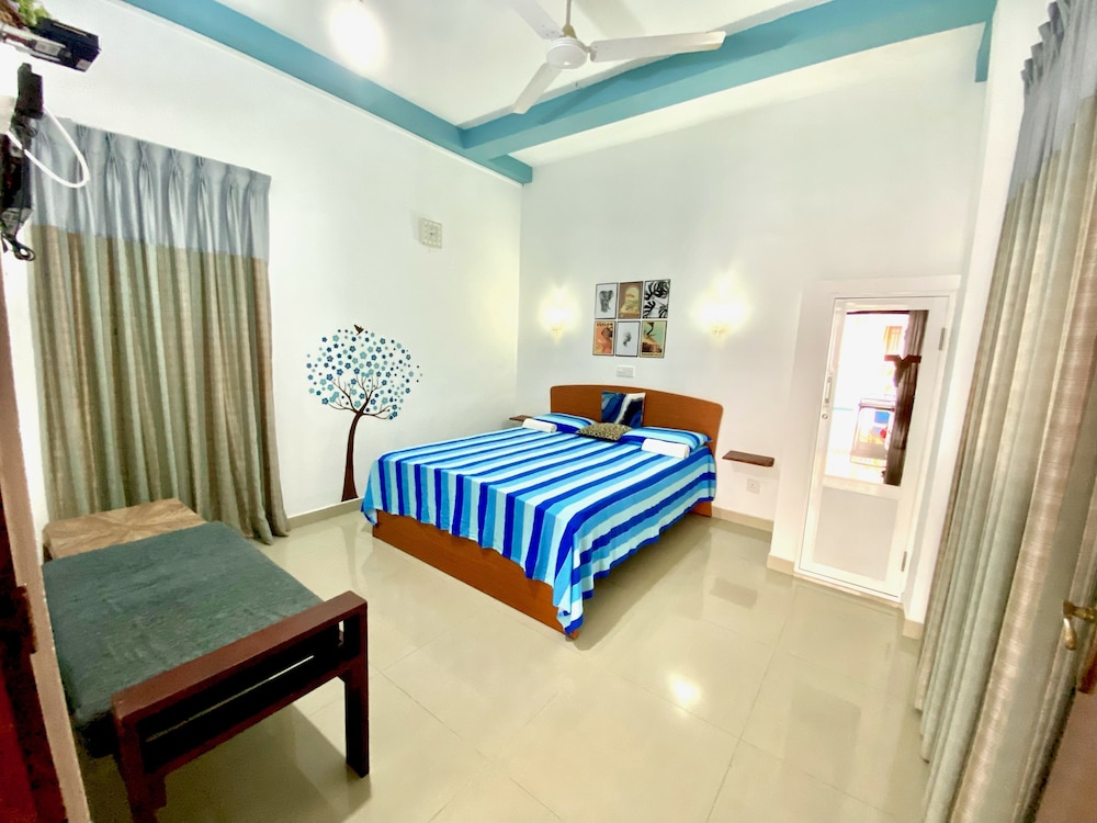 Tamara Motels 5/36