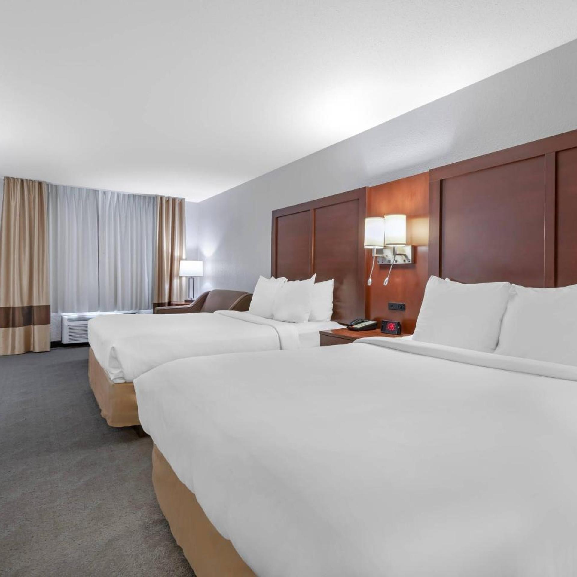 Room, 2 Queen Beds, Courtyard View