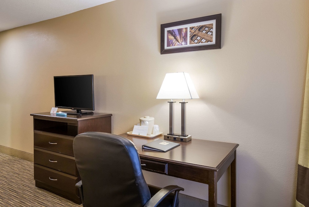 Quality Inn I-70 Near Kansas Speedway 39/45
