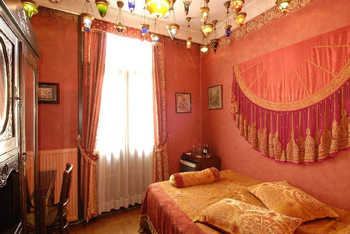 Semi Room, Single, Semi Double Bed