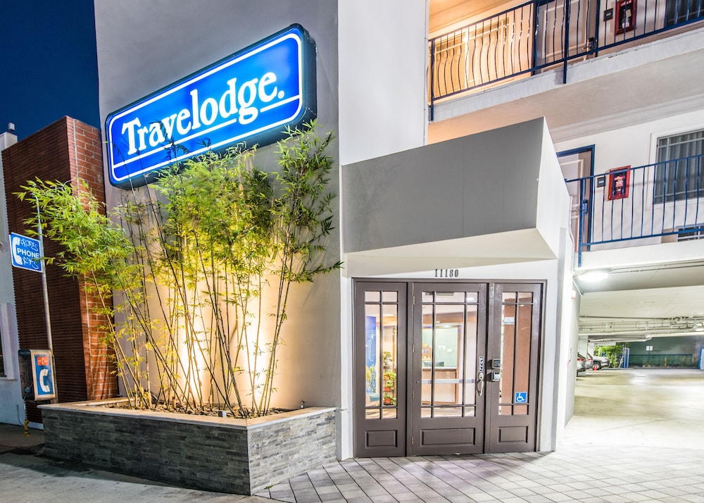 Travelodge by Wyndham Culver City 1/52