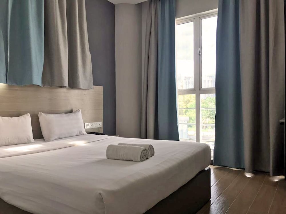 Hotel 99 - Bandar Puteri Puchong 30/56