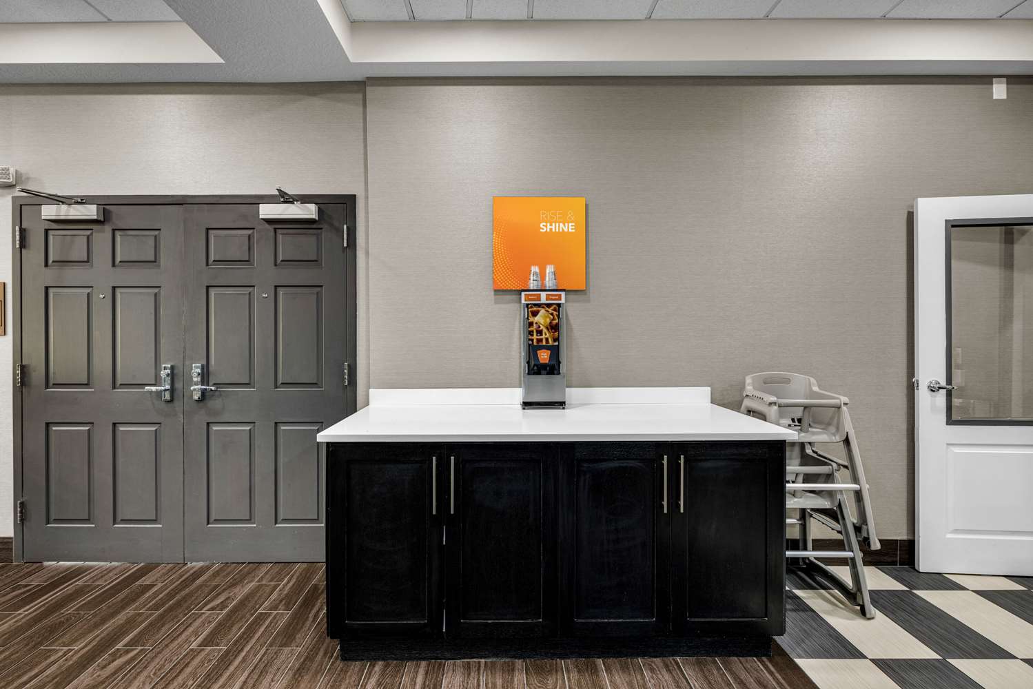 Comfort Inn and Suites Logan Near University 8/22