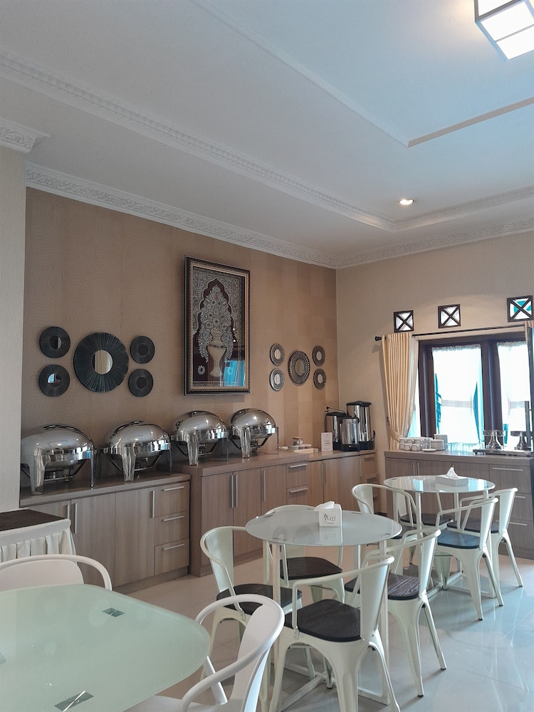 Aleyra Hotel and Villa Garut 35/50