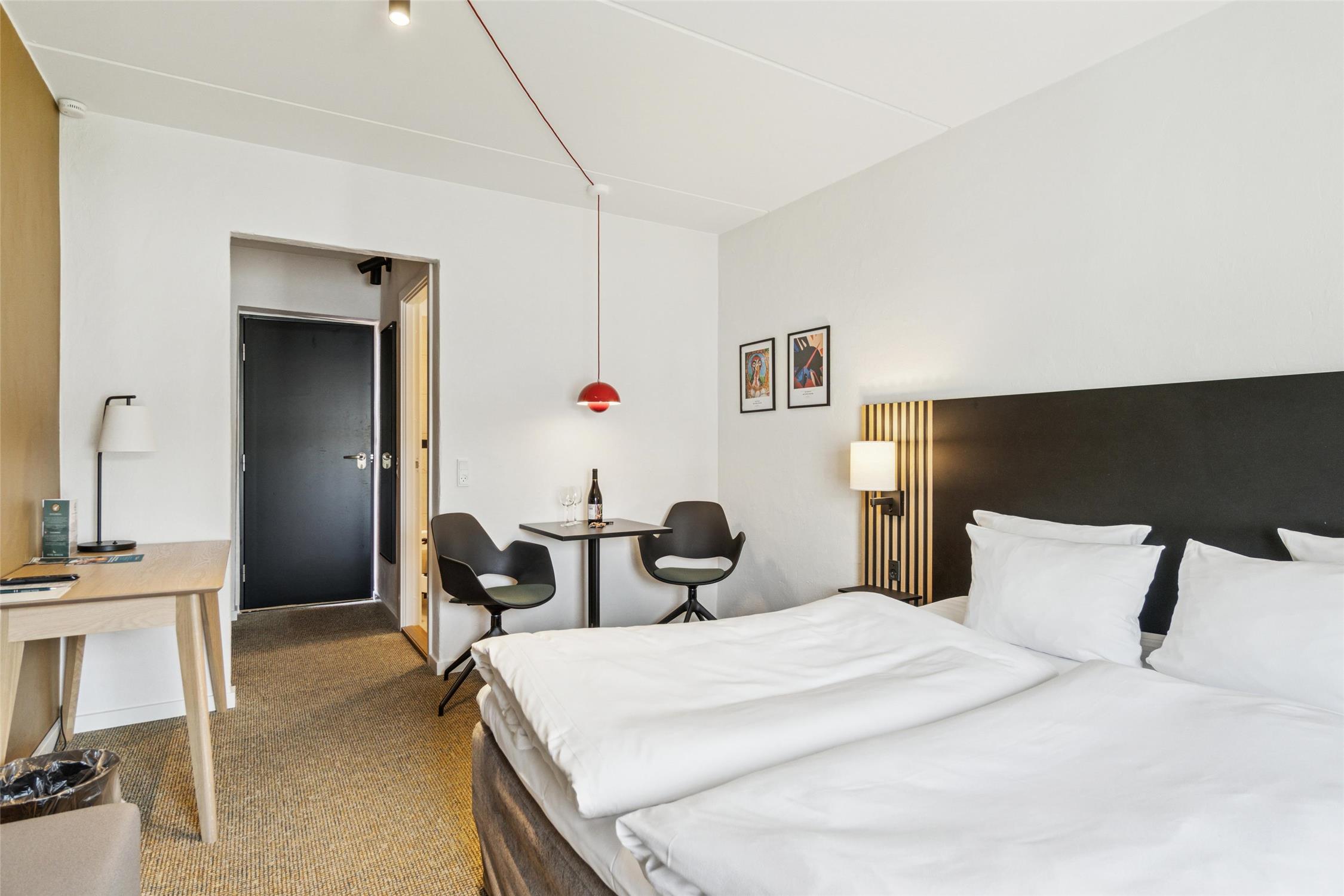 Standard, King Bed
