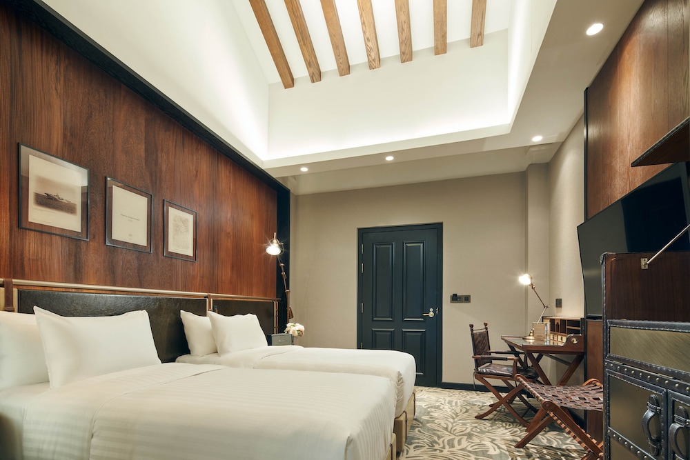 DUPLEX, FAMILY SUITE