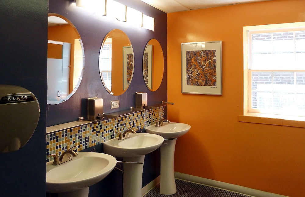 Apple Hostels Philadelphia 50/53