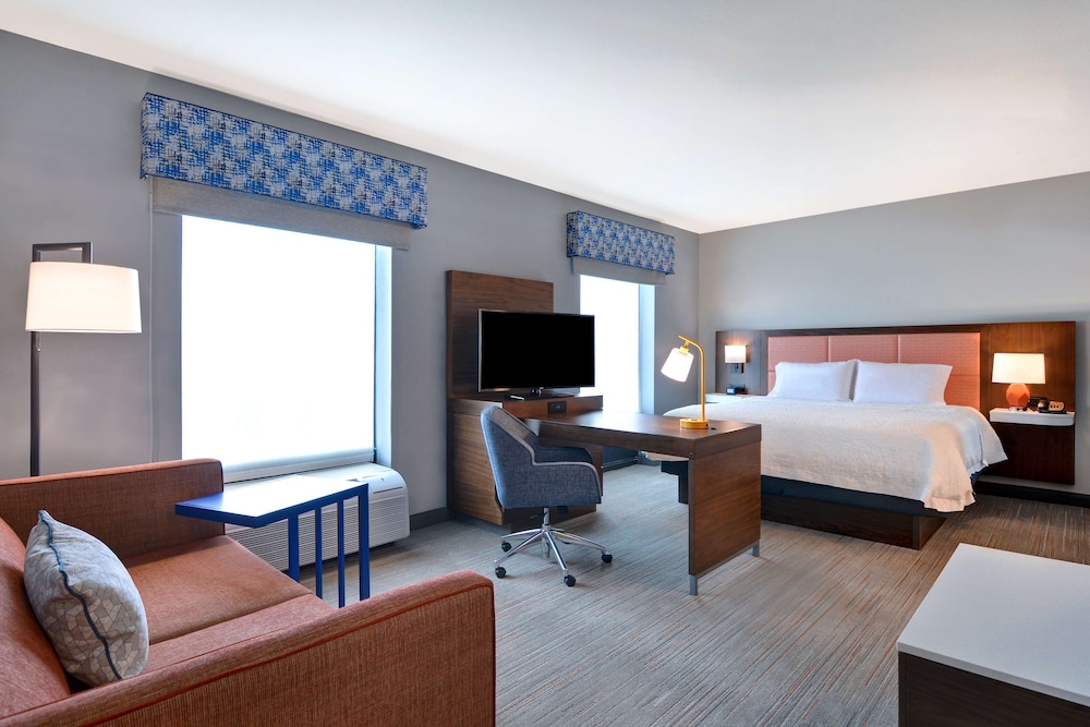 Hampton Inn and Suites Clearwater/St. Petersburg-Ulmerton Road 13/52