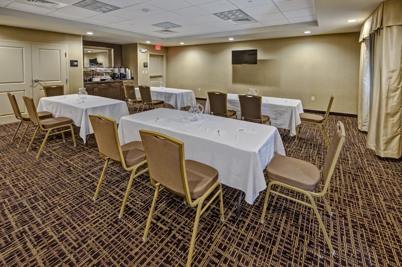 Hampton Inn Indianola 13/21