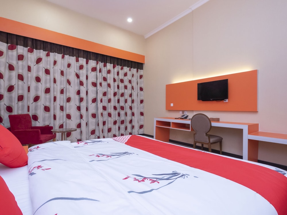 Hotel Holmes Gp 20/23
