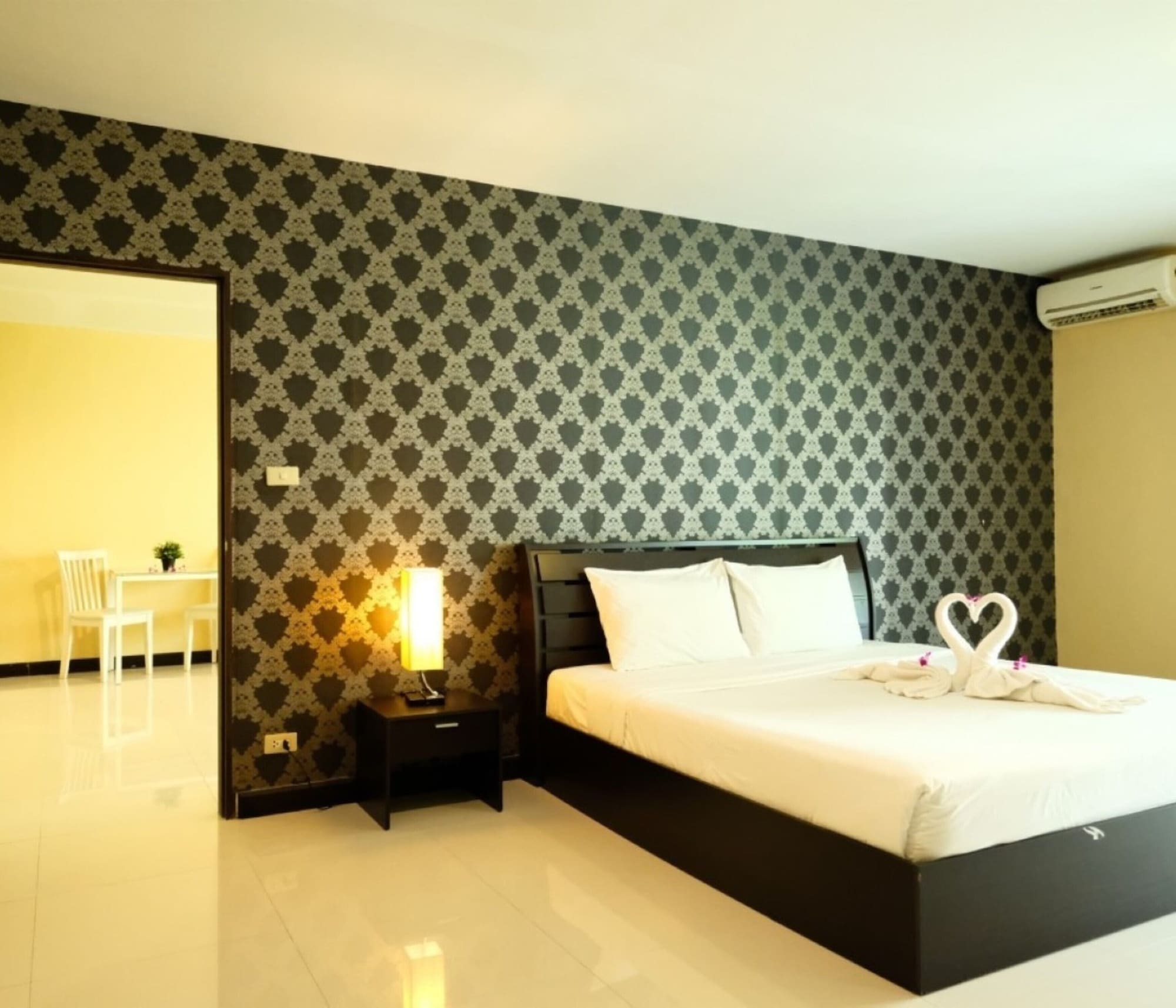 JUNIOR SUITE