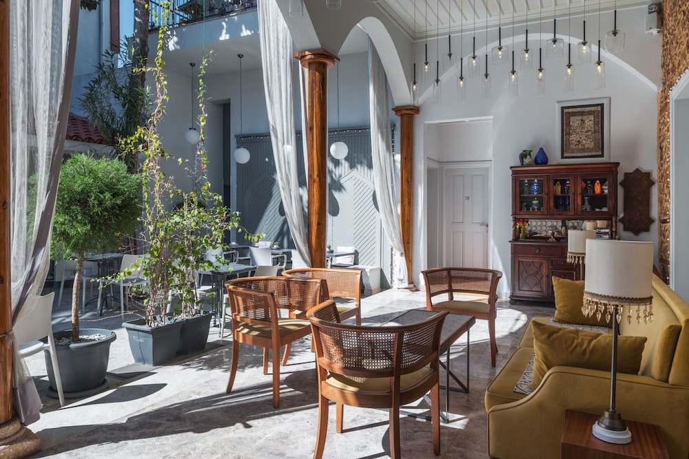Delight Deluxe Boutique Hotel 63/79