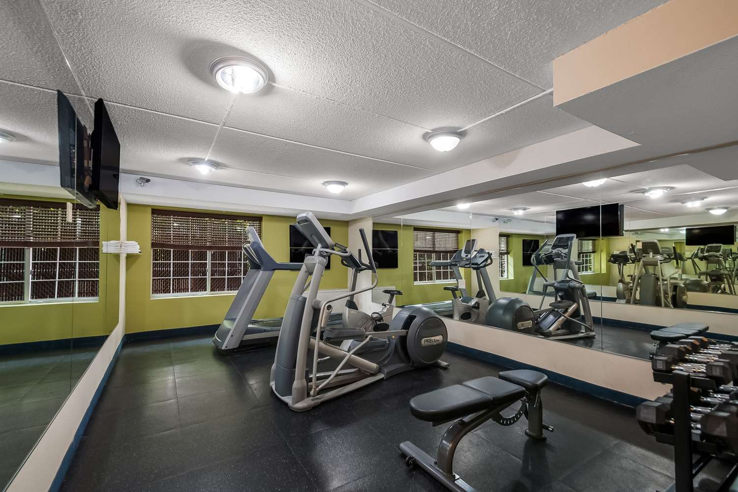 Country Inn & Suites By Radisson, Fredericksburg South (I-95), VA 12/26