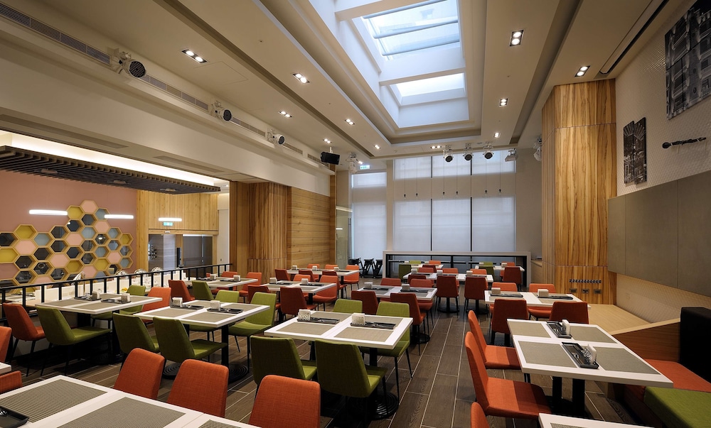 Golden Tulip Glory Fine Hotel 53/60