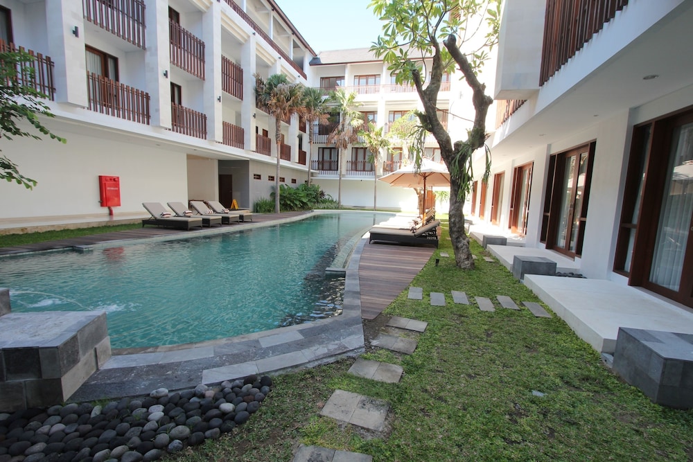 Grand La Walon Hotel 5/66