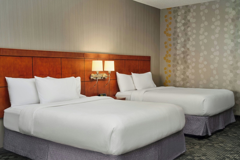 Room, 2 Queen Beds, Balcony