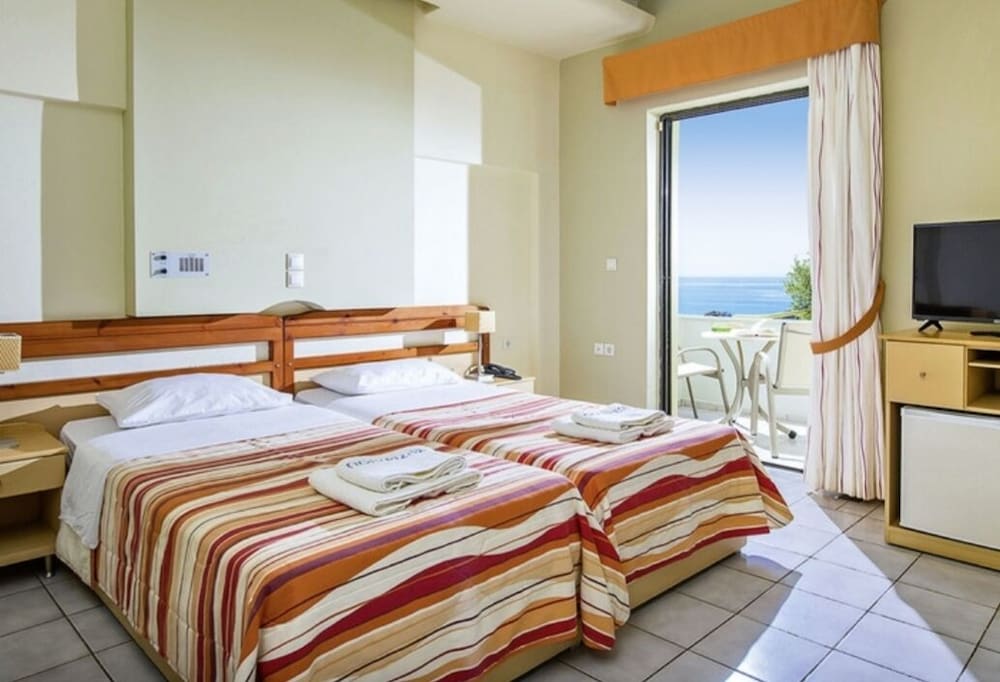 Polyrizos Hotel 6/24
