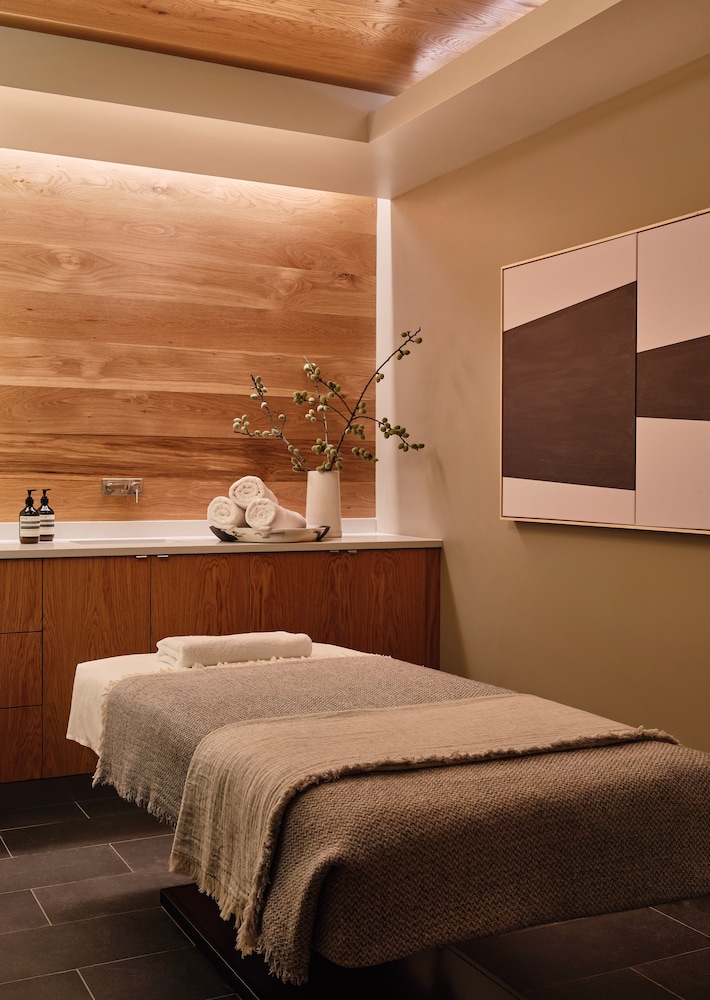 Gurneys Montauk Resort and Seawater Spa 40/78