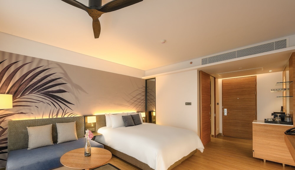Junior Suite Pool View