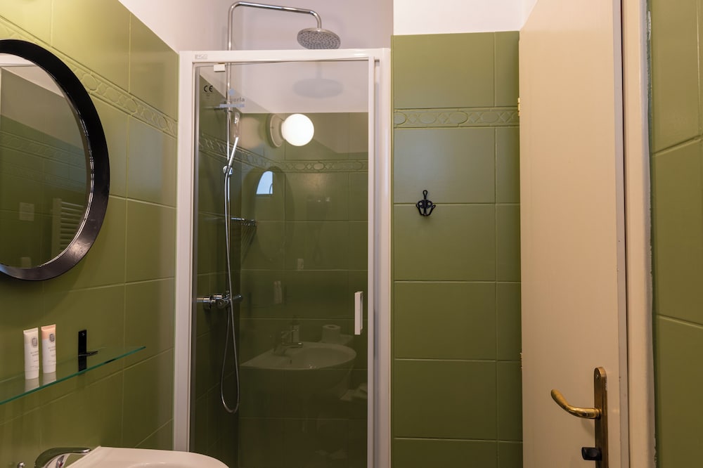 Amadeus Aparthotel 48/50