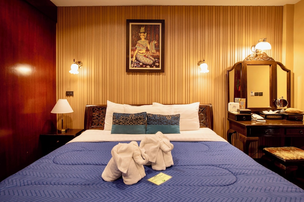 At Chiang Mai Hotel 19/50