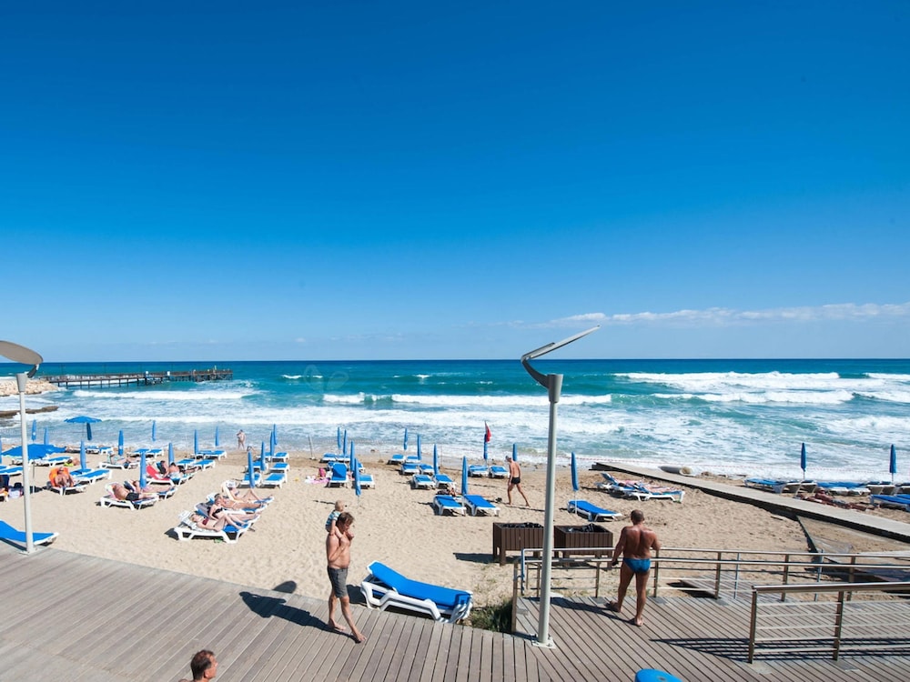 Tsokkos Beach Hotel 55/64