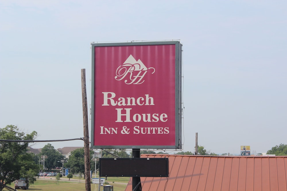 Ranch House Inn and Suites 6/28