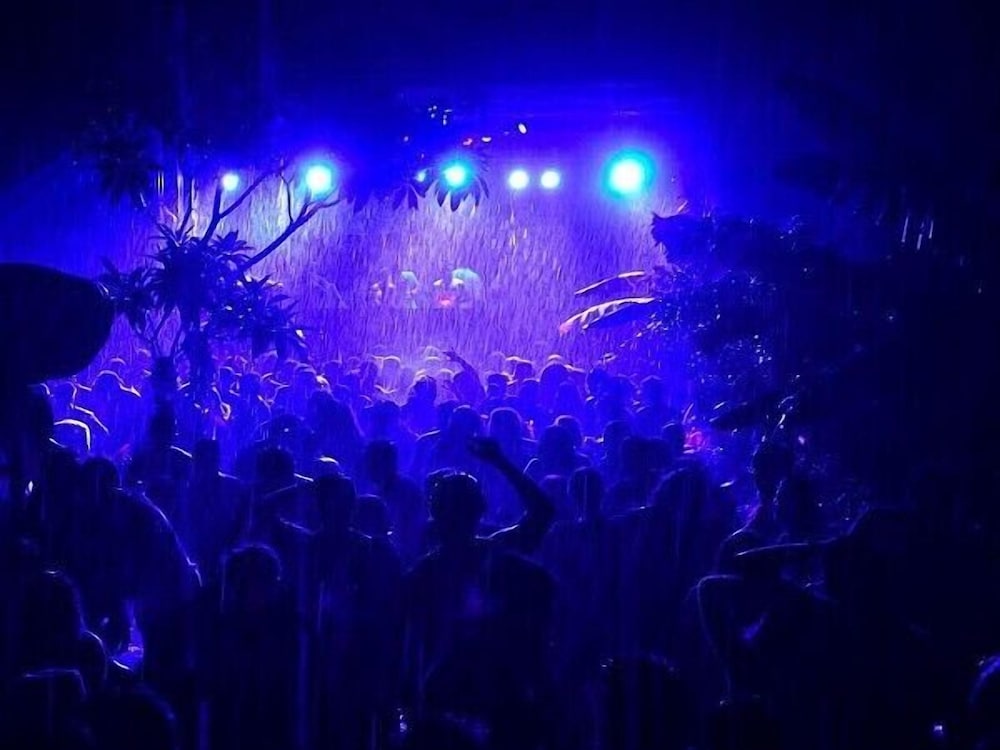 SinQ Party Hotel 33/43