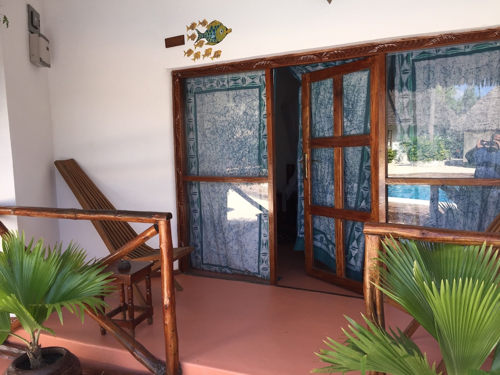 Sea View Lodge Boutique Hotel 49/76
