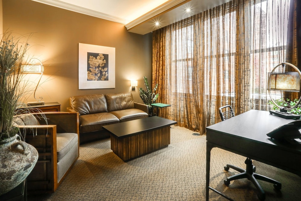 Curtiss Hotel Ascend Hotel Collection 34/50