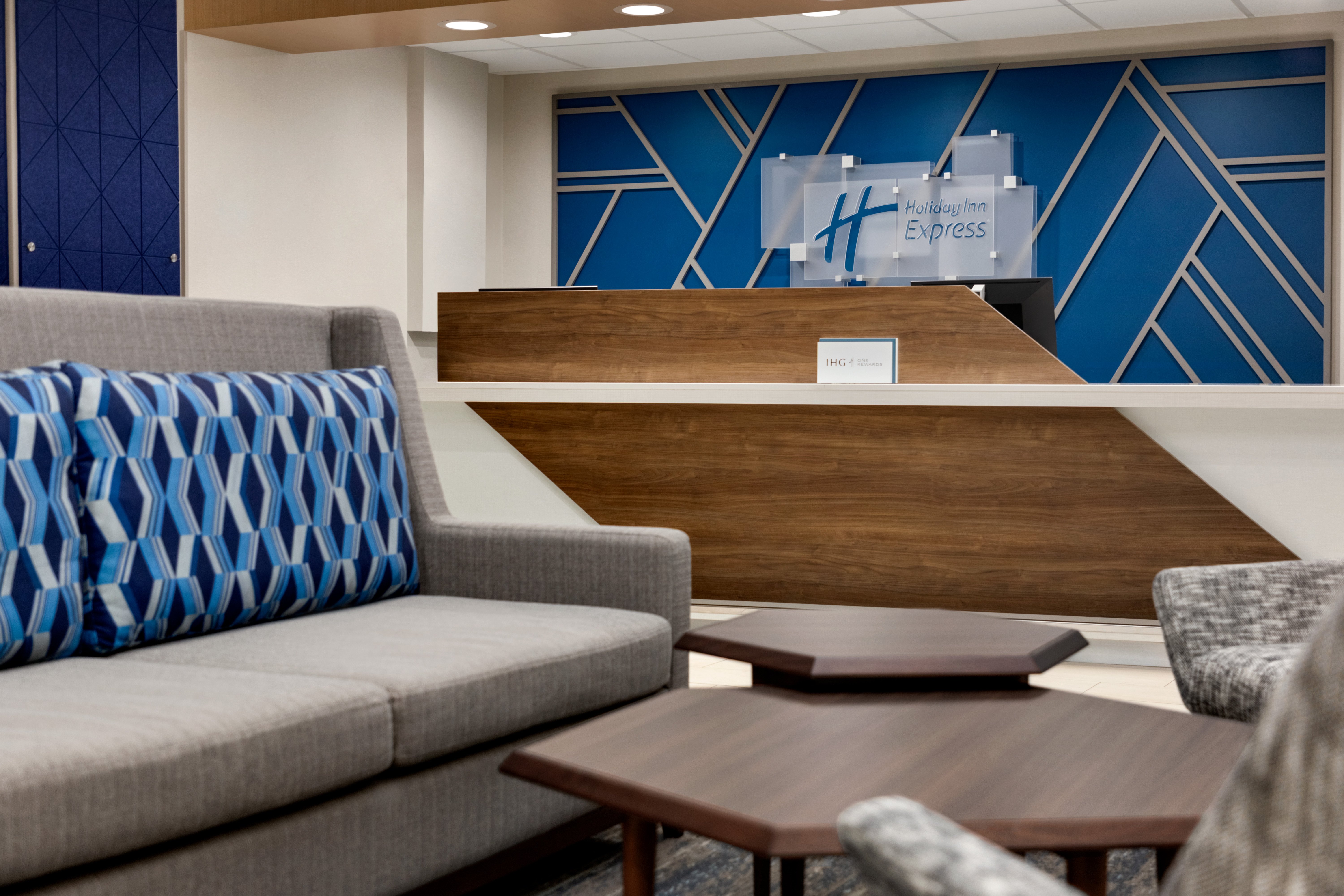 Holiday Inn Express Atlanta-Kennesaw 56/77