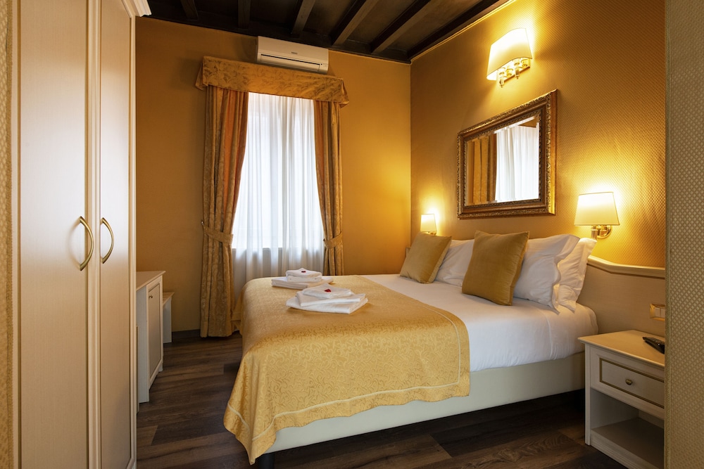 Canova Rooms 6/42