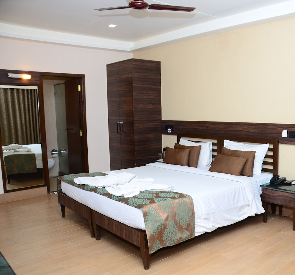 The Upper Deck Resort 9/50