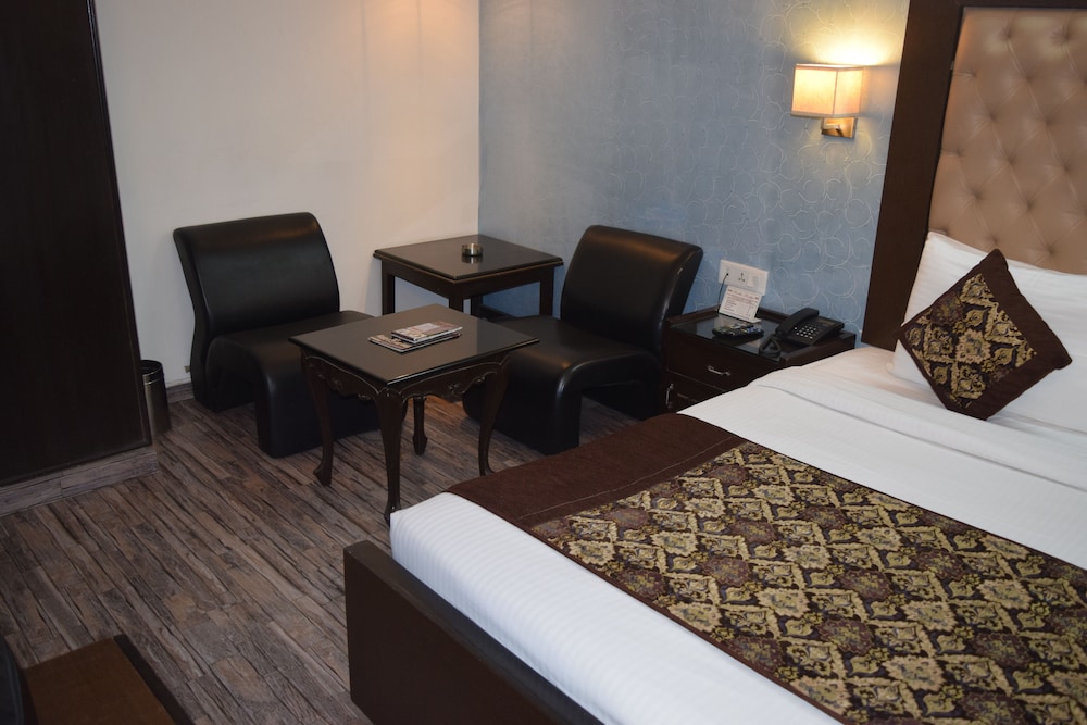 HOTEL THE SOLACE 33/50