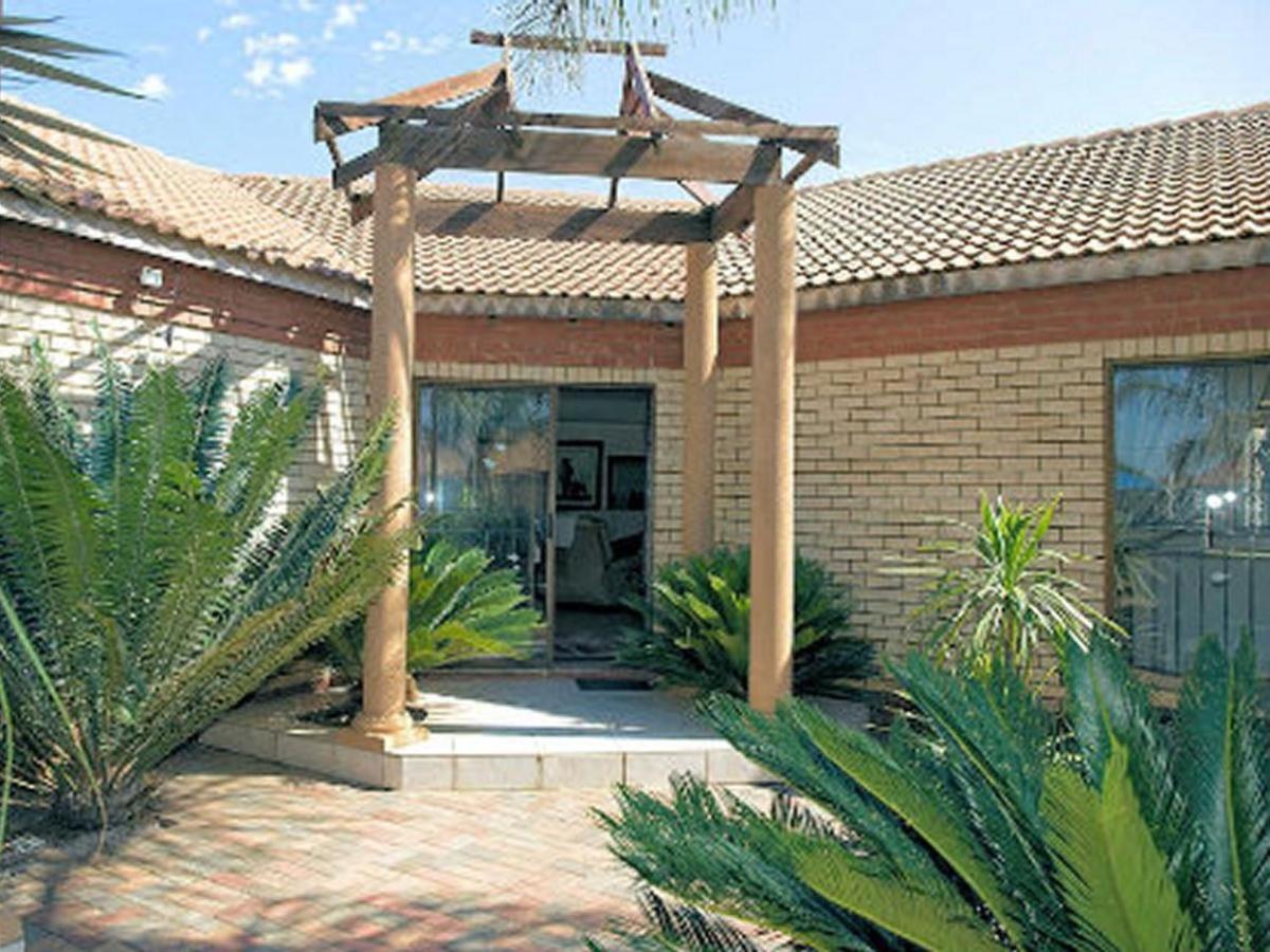Tamarisk Guest Lodge 17/22